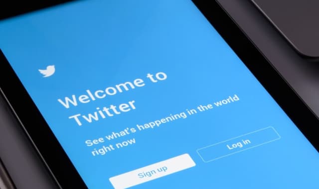 VR headset tech challenges