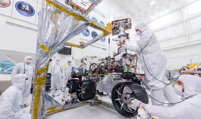 Mars 2020 rover wheels installation