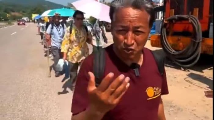 UK hands island of Chagos to Mauritius