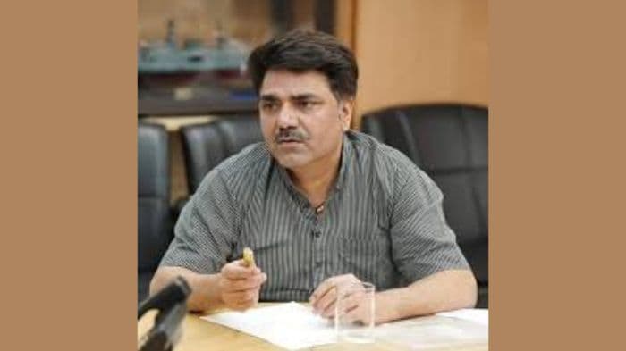 Shiv Sena (UBT) chief Uddhav Thackeray with party leader Sanjay Raut during a press conference after the results of the Maharashtra Assembly elections, in Mumbai, Nov 23.