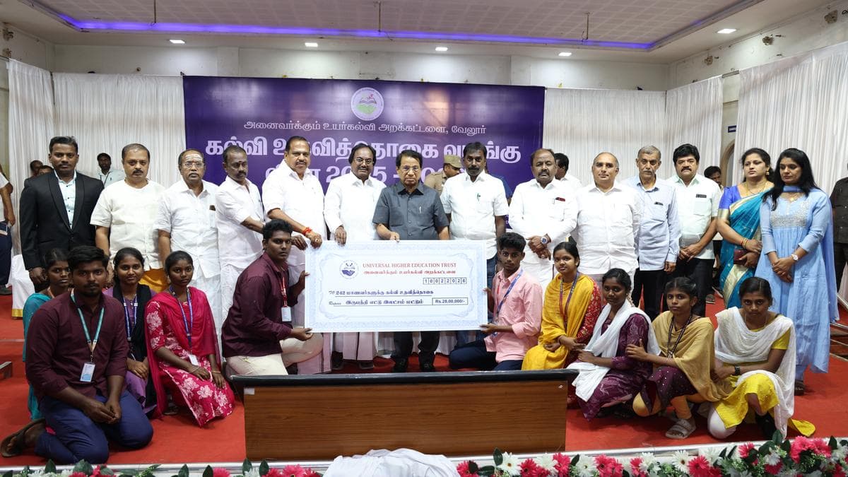 Over 11,000 students receive ₹13 crore in scholarships from VIT programs