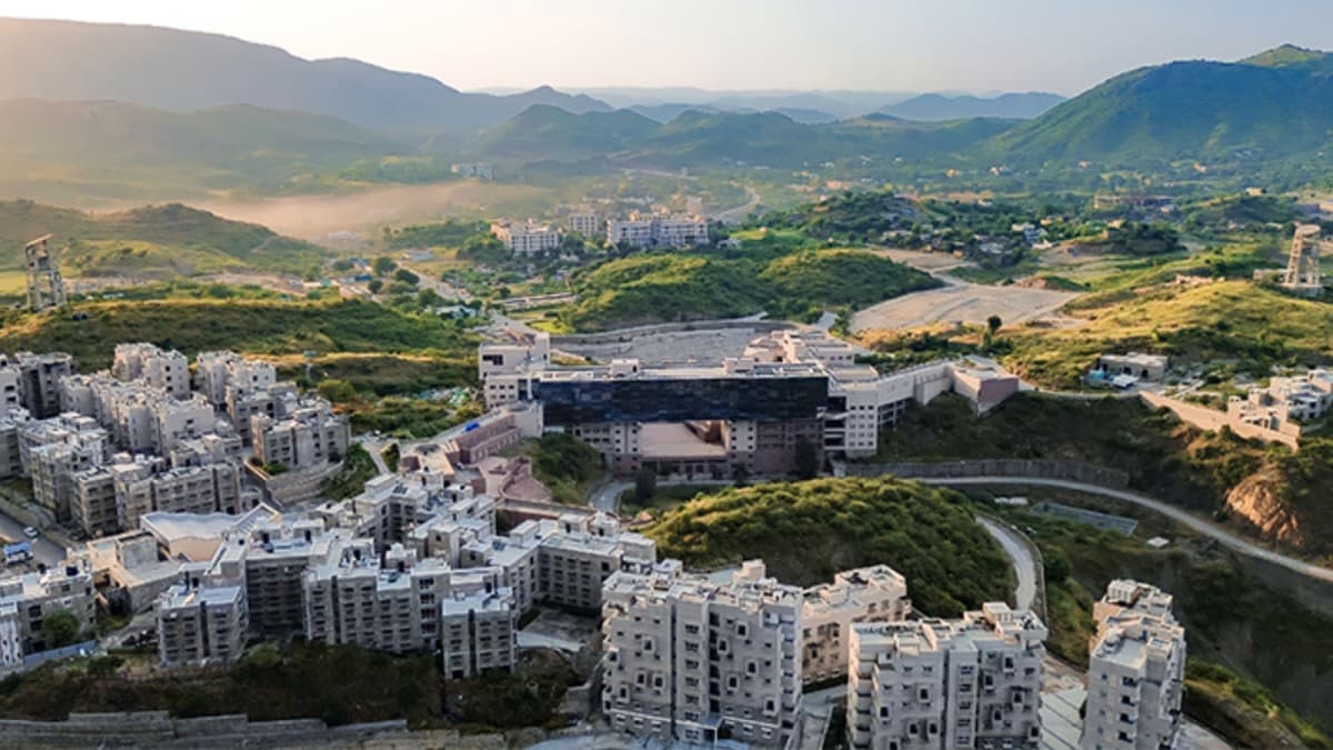 IIM Udaipur launches four year bilingual BBA program, applications open for 2026