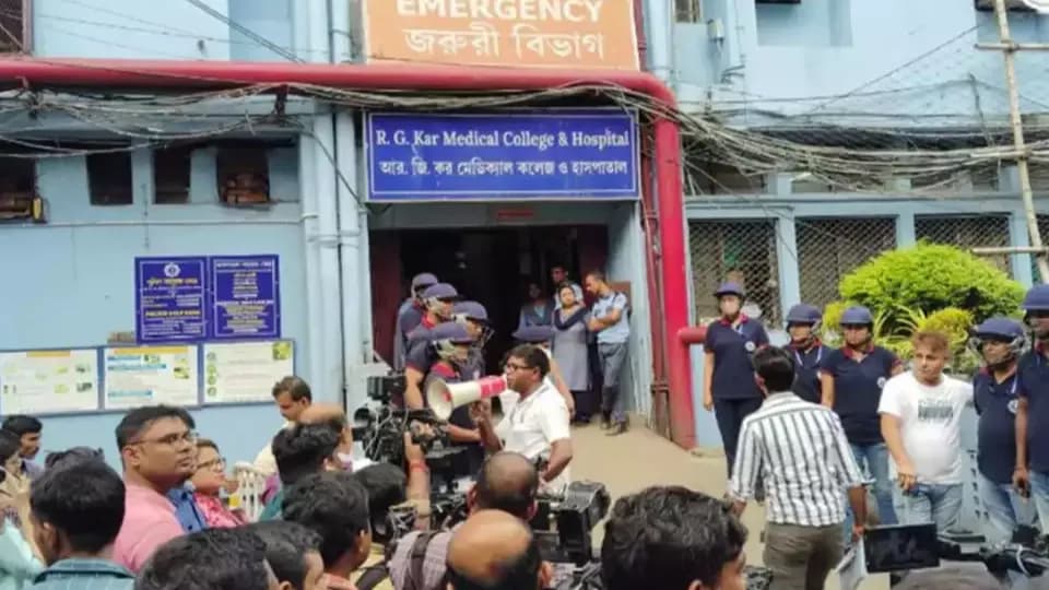 Protest against the alleged sexual assault and murder of a female postgraduate trainee doctor in Kolkata